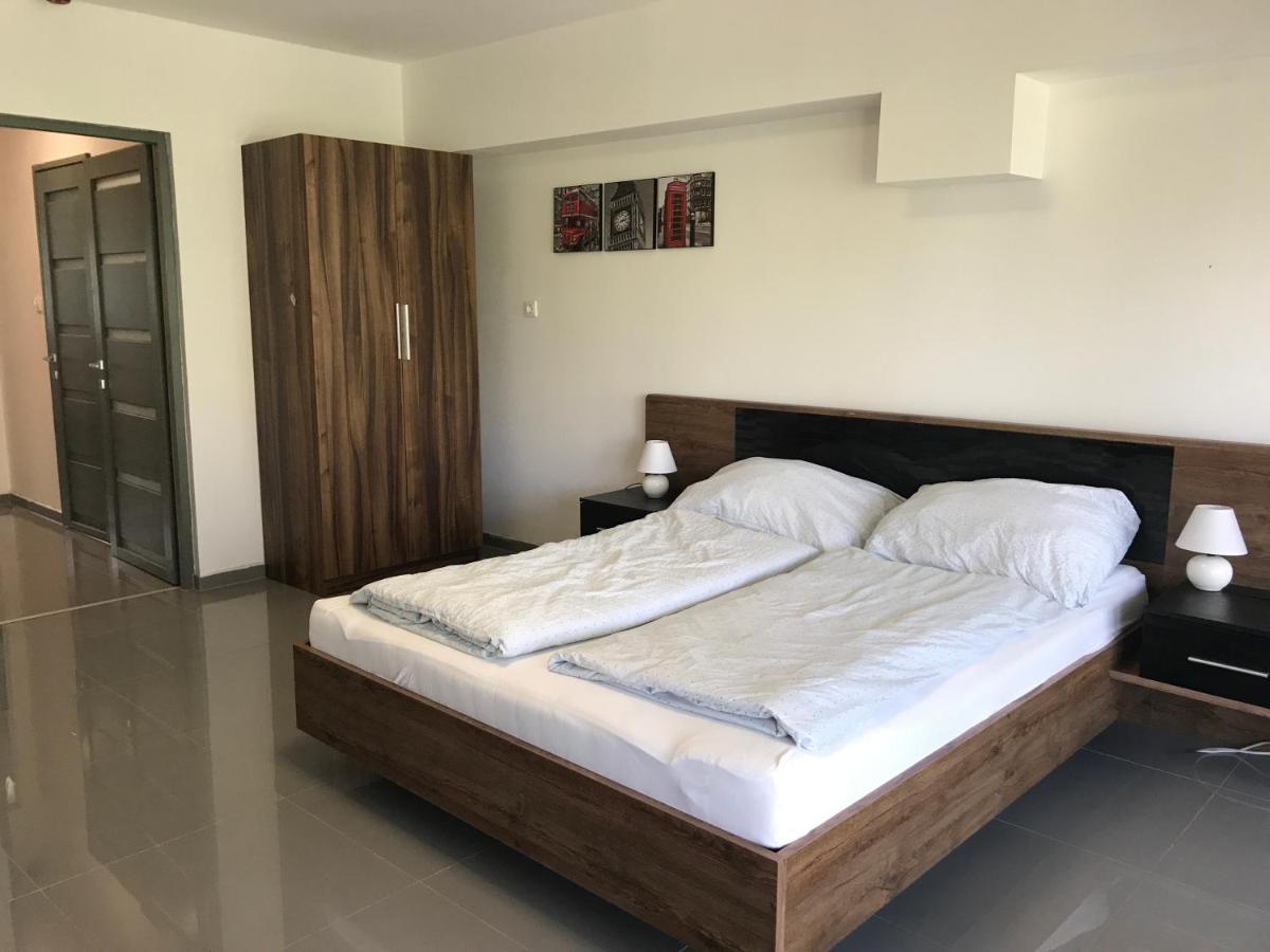 Апартаменты Tisza Gyongye Apartmanhaz Сегед Экстерьер фото