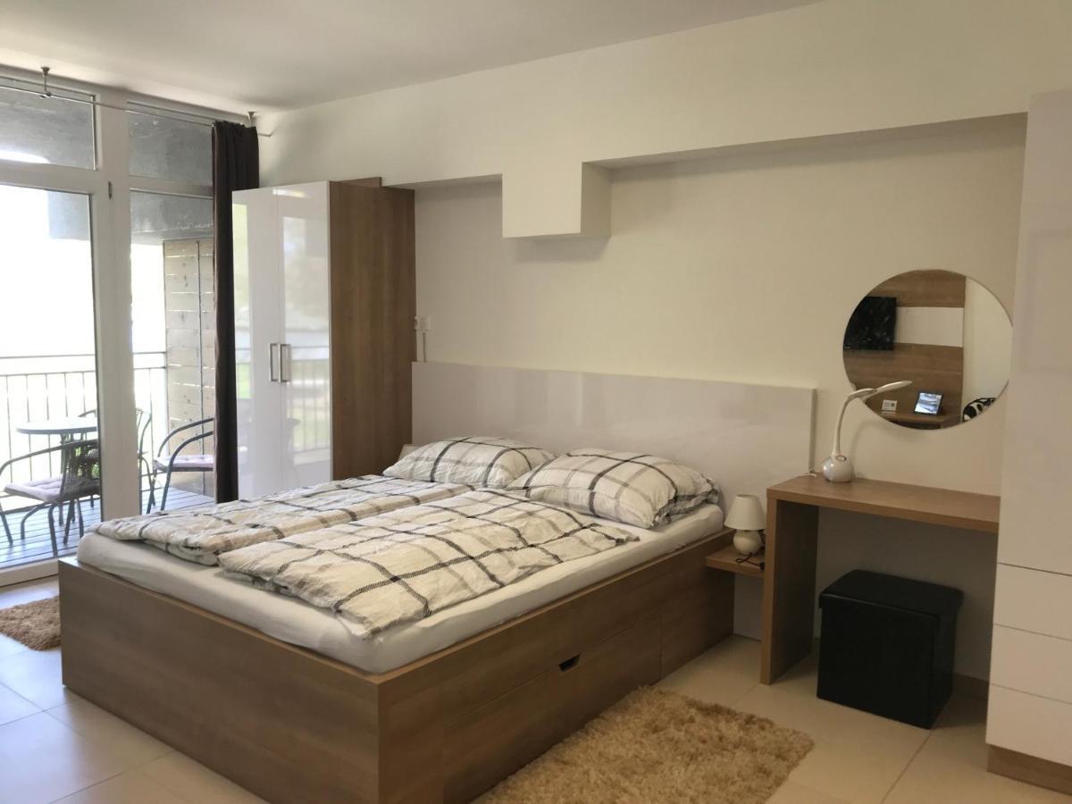Апартаменты Tisza Gyongye Apartmanhaz Сегед Экстерьер фото