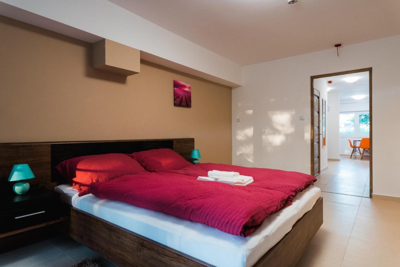 Апартаменты Tisza Gyongye Apartmanhaz Сегед Экстерьер фото